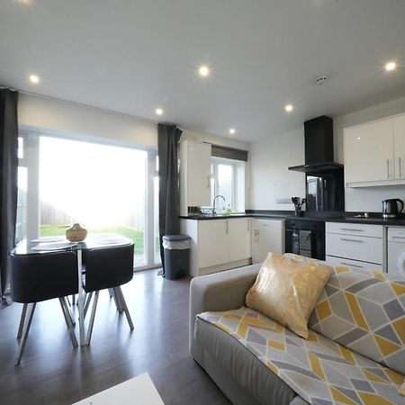 Hatton Apartments: Airport-Adjacent with Free Parking and Underground Access London Exterior photo