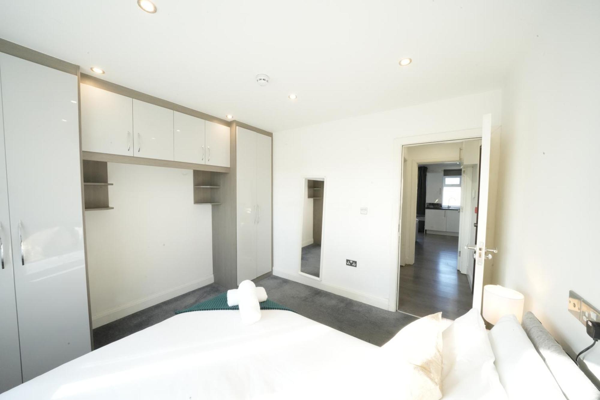 Hatton Apartments: Airport-Adjacent with Free Parking and Underground Access London Exterior photo