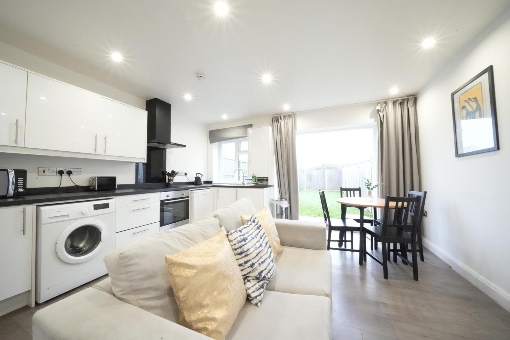 Hatton Apartments: Airport-Adjacent with Free Parking and Underground Access London Exterior photo